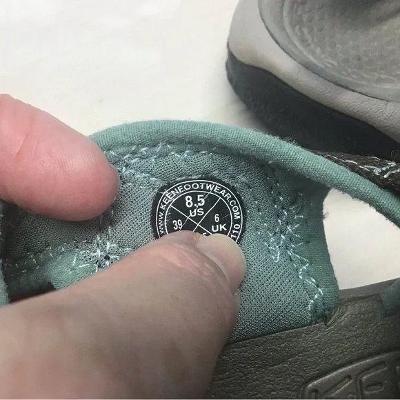 KEEN Women's Chocolate Brown and Green Sandals 8.5 EUC - Picture 3 of 8